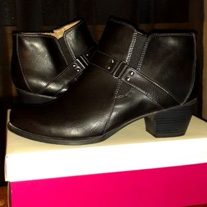 Black ankle bootie